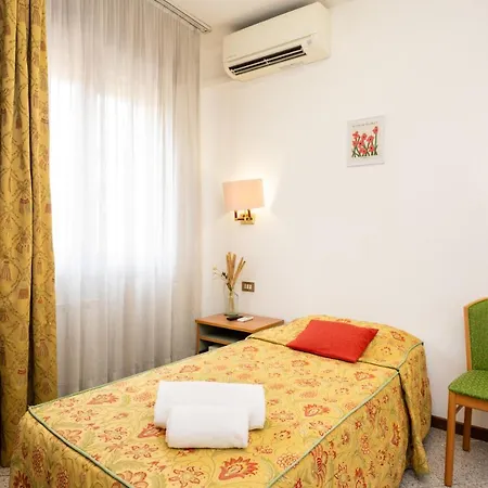 Camelia Venice 메스트레