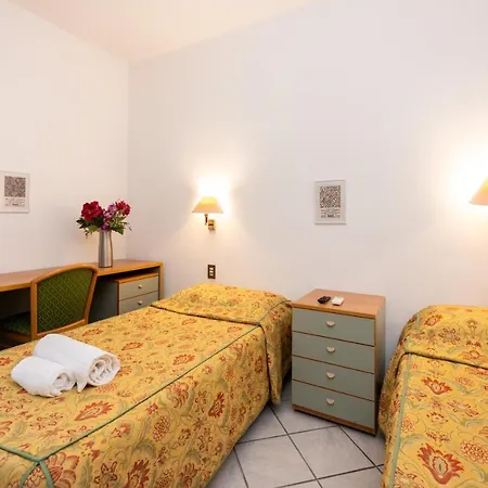 게스트하우스 Camelia Venice 3*